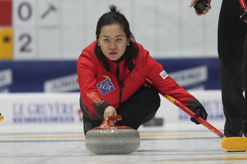 记者：国足今晚会进球也会丢球，主场赢不了泰国就真成亚洲三流.